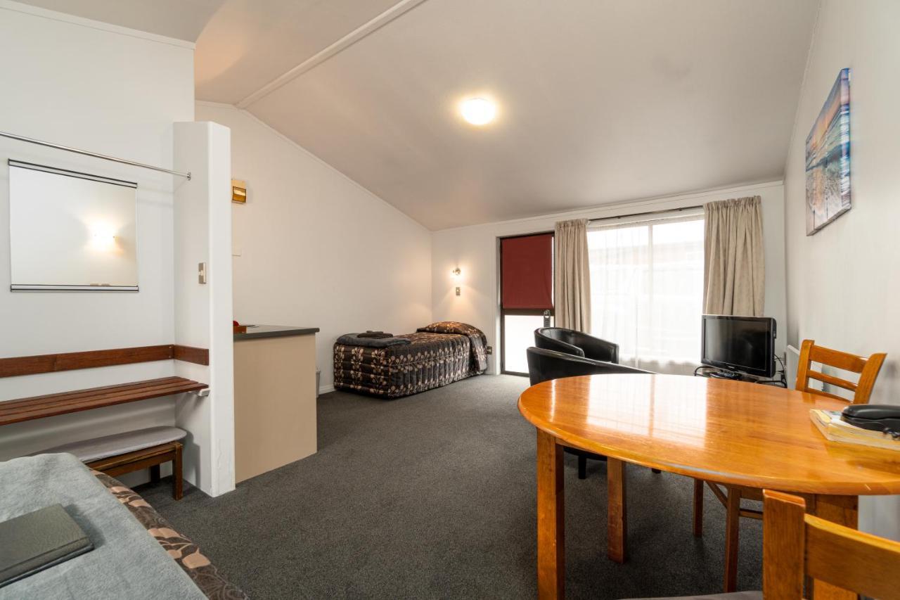 Centennial Court Hotel Alexandra Extérieur photo