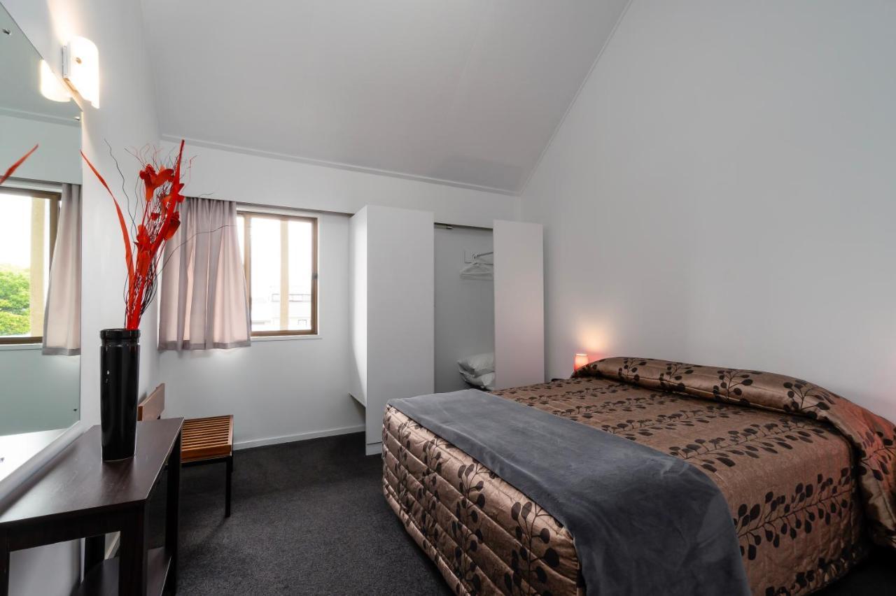 Centennial Court Hotel Alexandra Extérieur photo