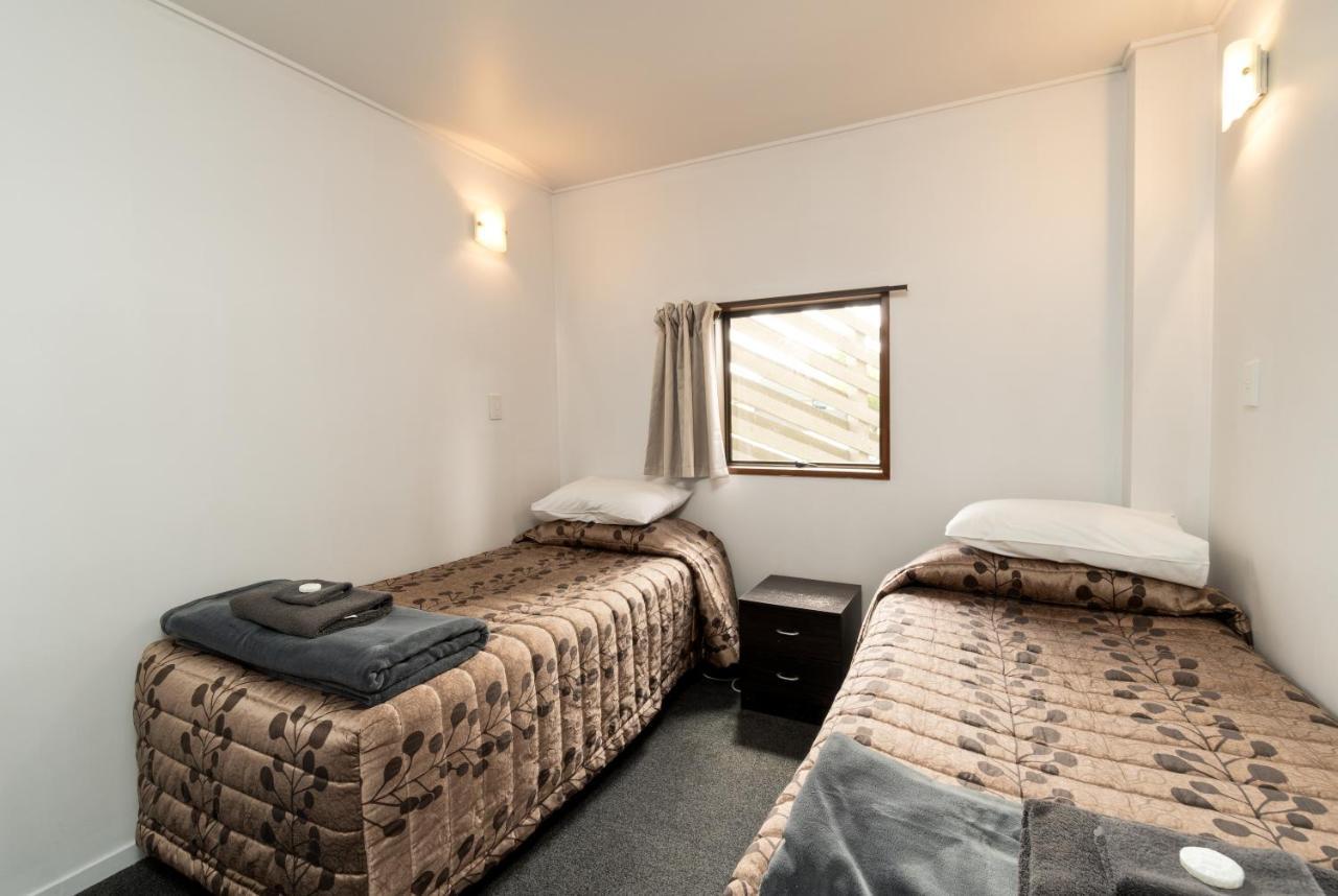 Centennial Court Hotel Alexandra Extérieur photo