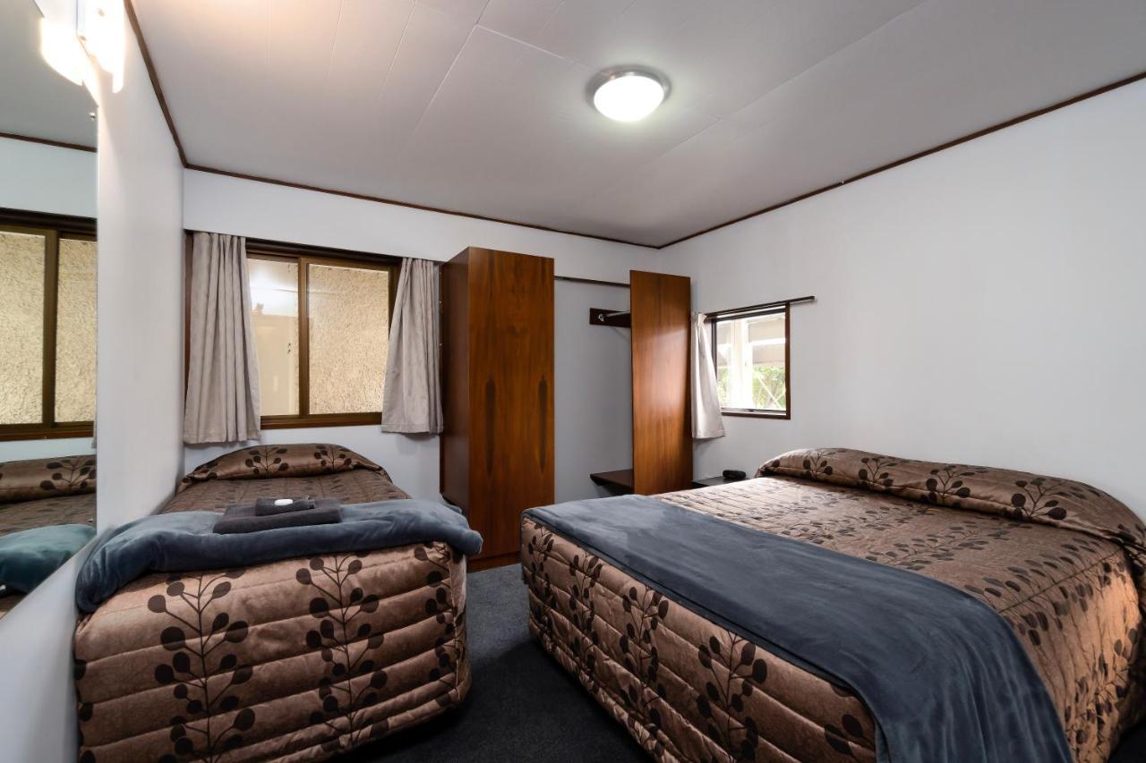 Centennial Court Hotel Alexandra Extérieur photo